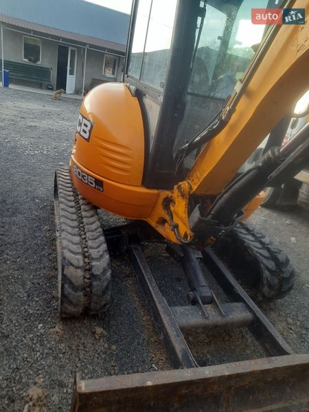 JCB 8035