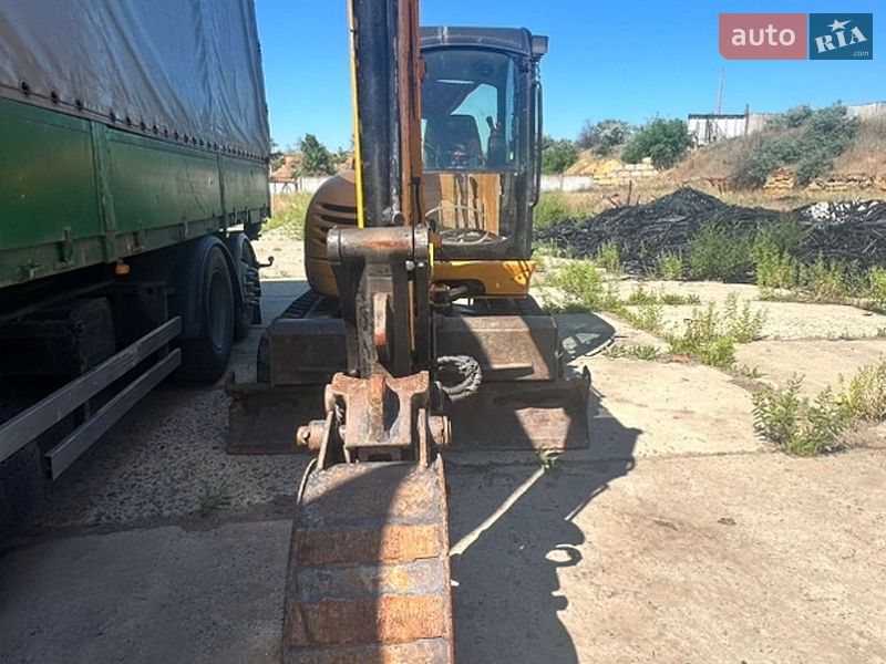 Экскаватор погрузчик JCB 8045