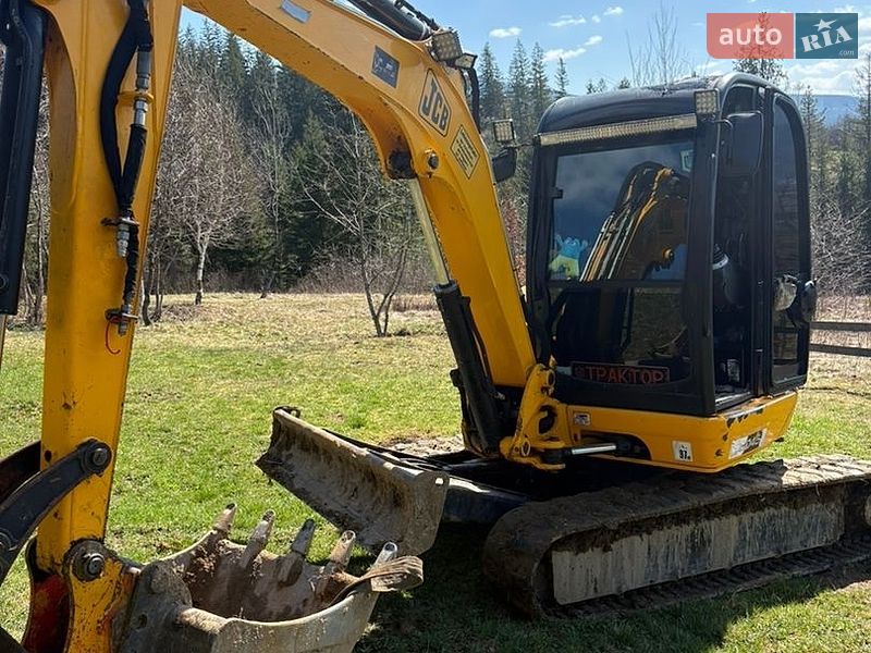 JCB 8045