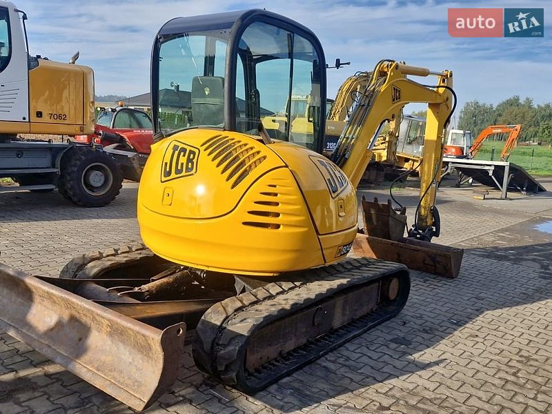 JCB 8045