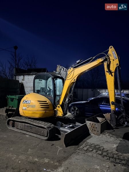 JCB 8050