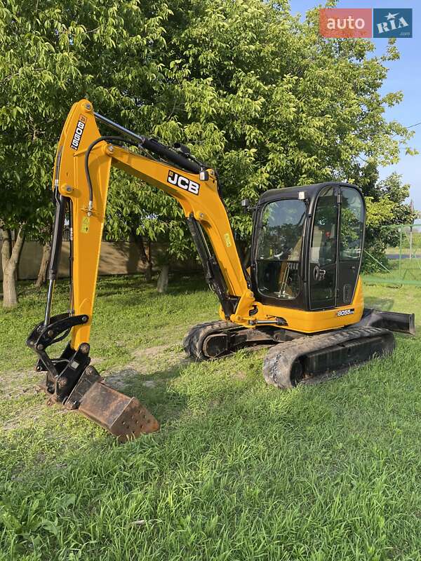 Гусеничный экскаватор JCB 8055