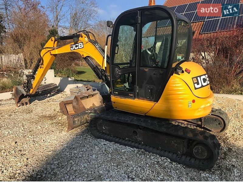 JCB 8055