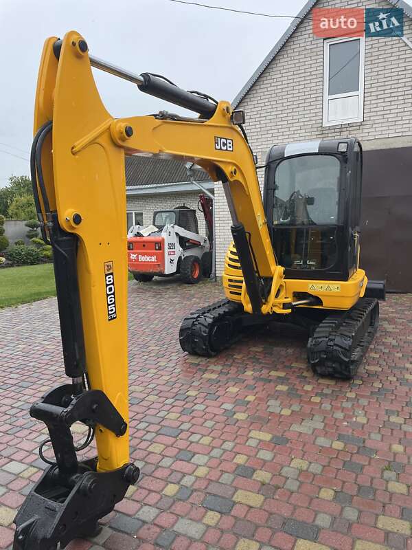 Гусеничный экскаватор JCB 8065