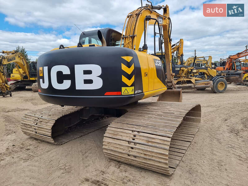 JCB JS 130