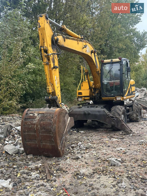 JCB JS 130