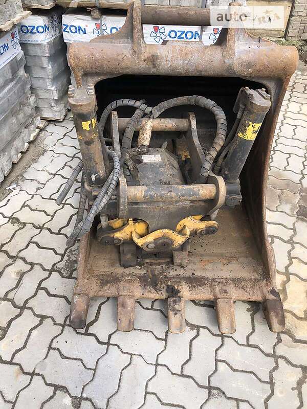 Колісний екскаватор JCB JS 145 2011 в Калуші