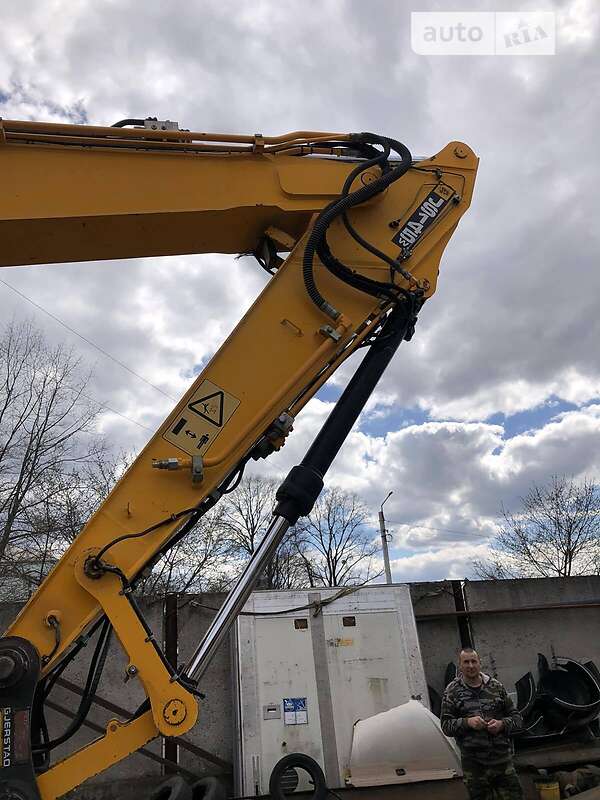 Колісний екскаватор JCB JS 145 2011 в Калуші