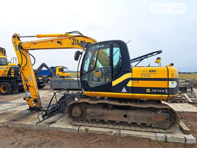 Гусеничный экскаватор JCB JS 145