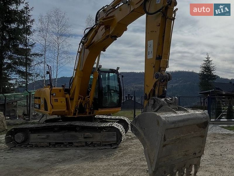 Гусеничный экскаватор JCB JS 160