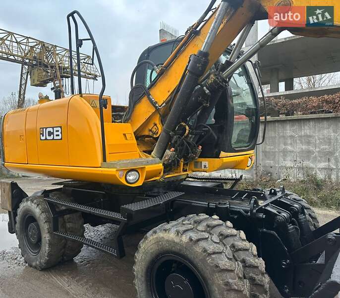 JCB JS 175