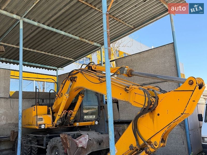 JCB JS 200