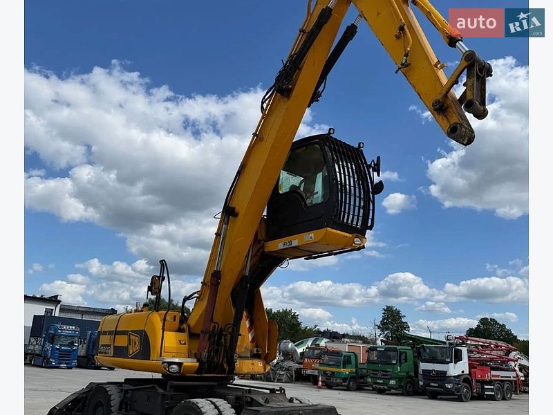 JCB JS 200W
