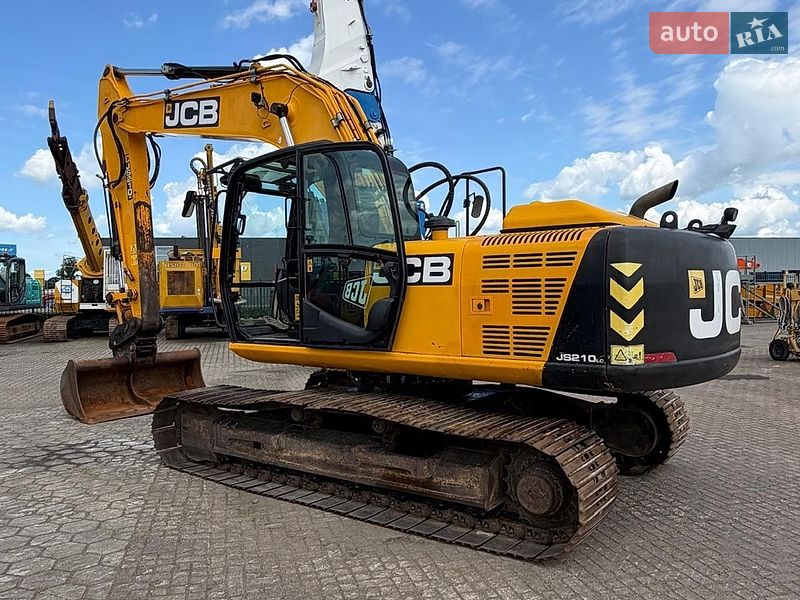 JCB JS 210