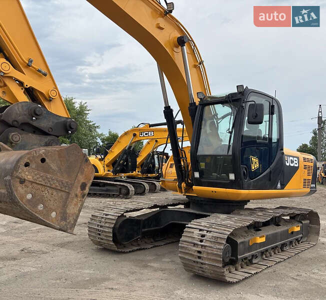 JCB JS 220