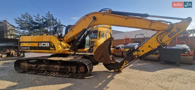JCB JS 220