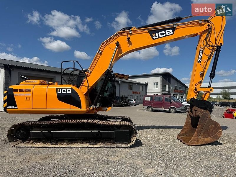 Гусеничный экскаватор JCB JS 220 2014 в Львове