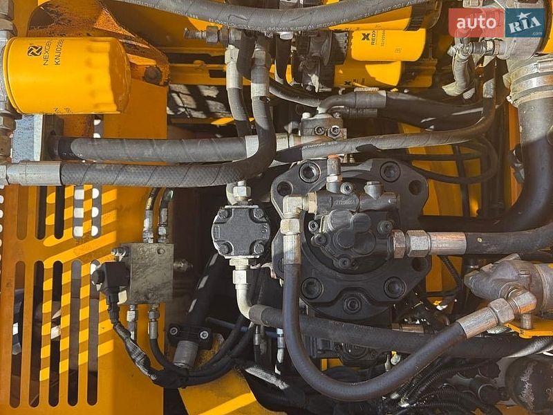 Гусеничный экскаватор JCB JS 220 2014 в Львове