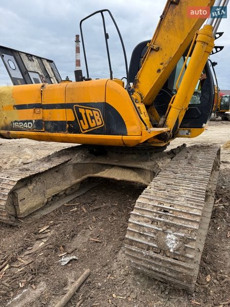 JCB JS 240