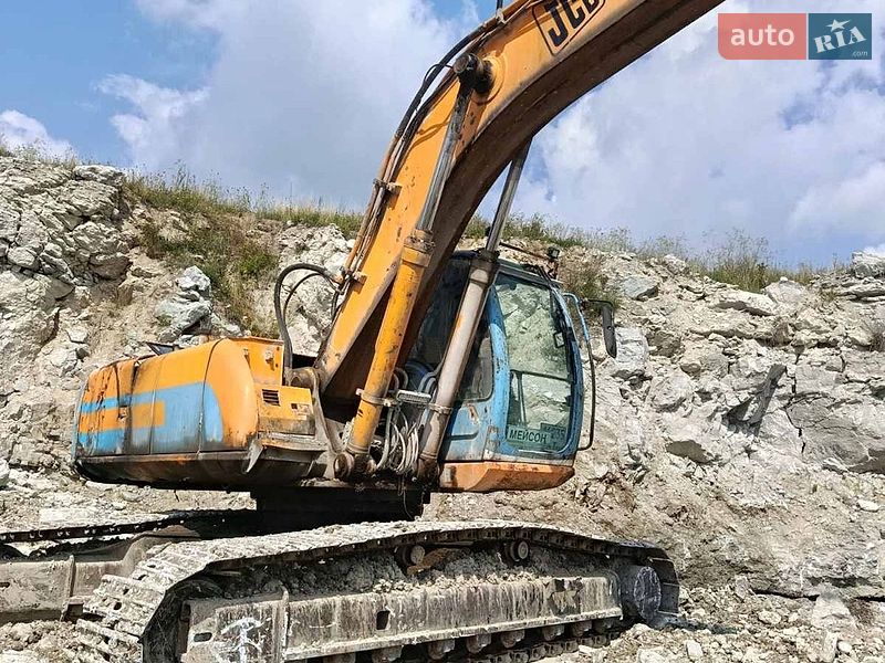 Гусеничный экскаватор JCB JS 240