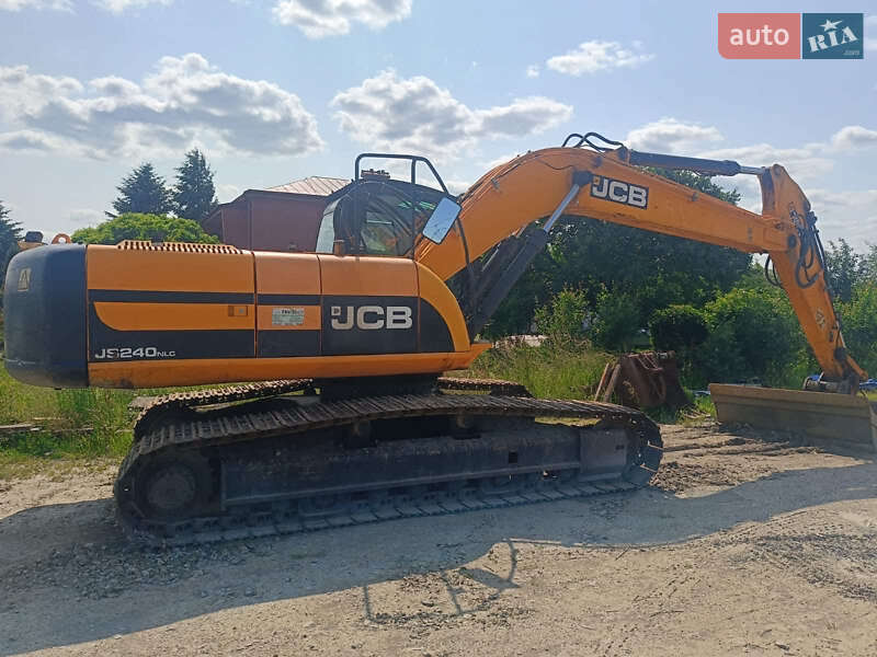 Экскаватор погрузчик JCB JS 240NC