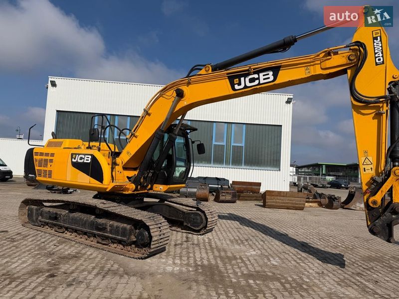 JCB JS 240NC