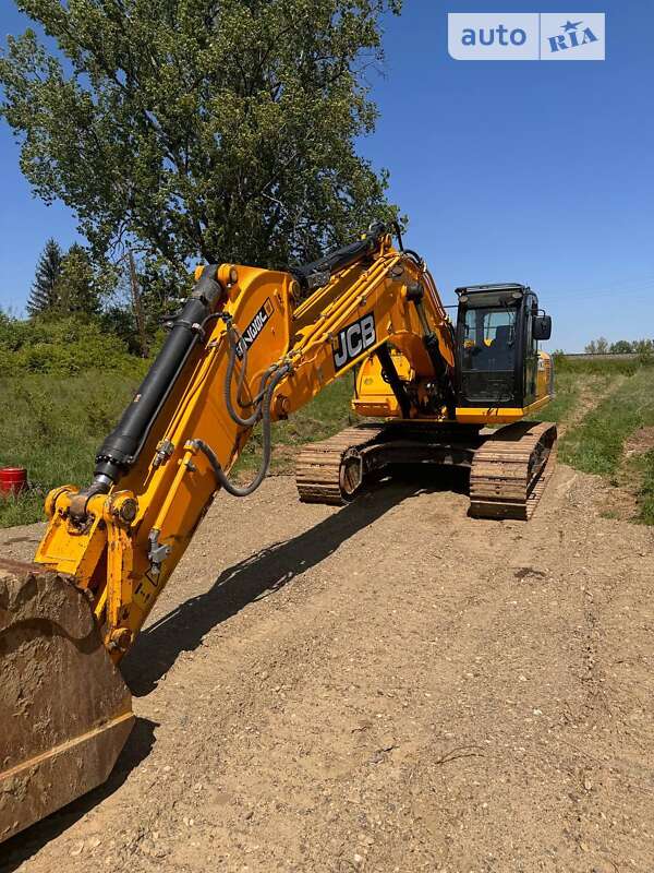 Гусеничний екскаватор JCB JS 370