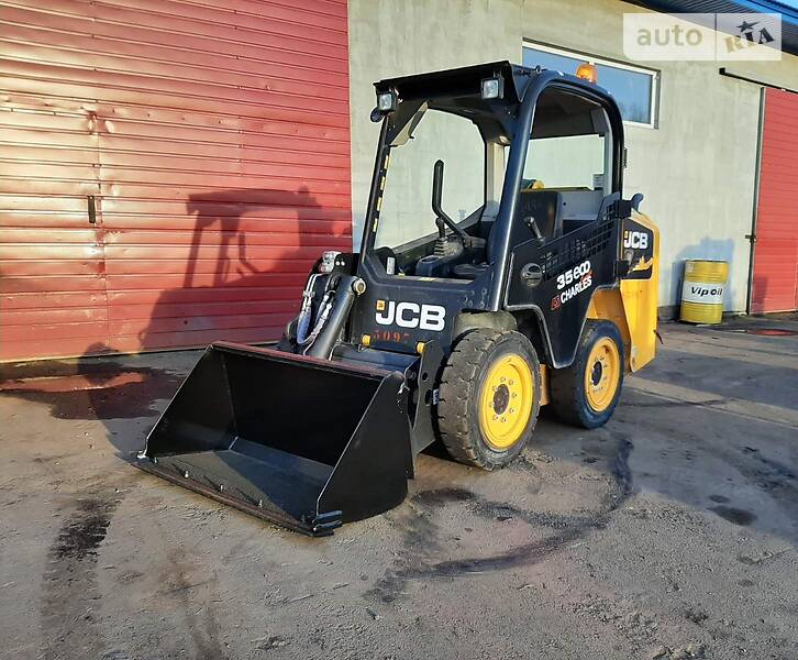 Минипогрузчик JCB Robot