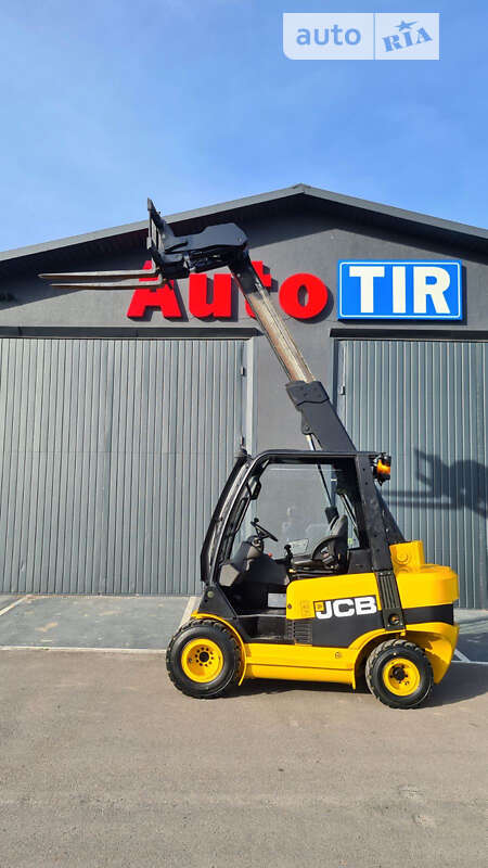 Телескопический погрузчик JCB TLT
