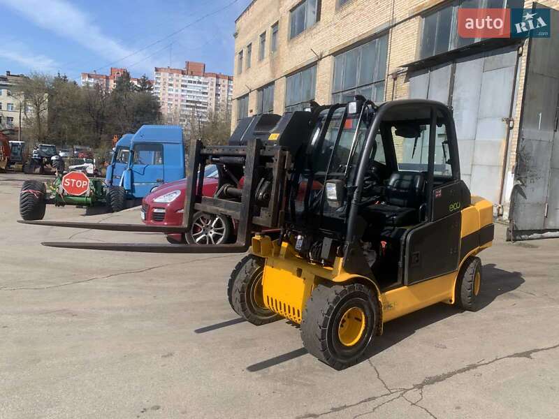 Телескопічні навантажувачі JCB TLT