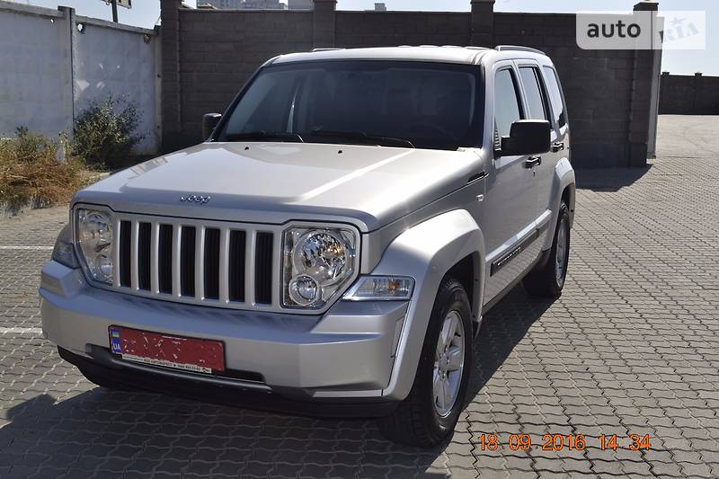 Jeep Cherokee 2008 року