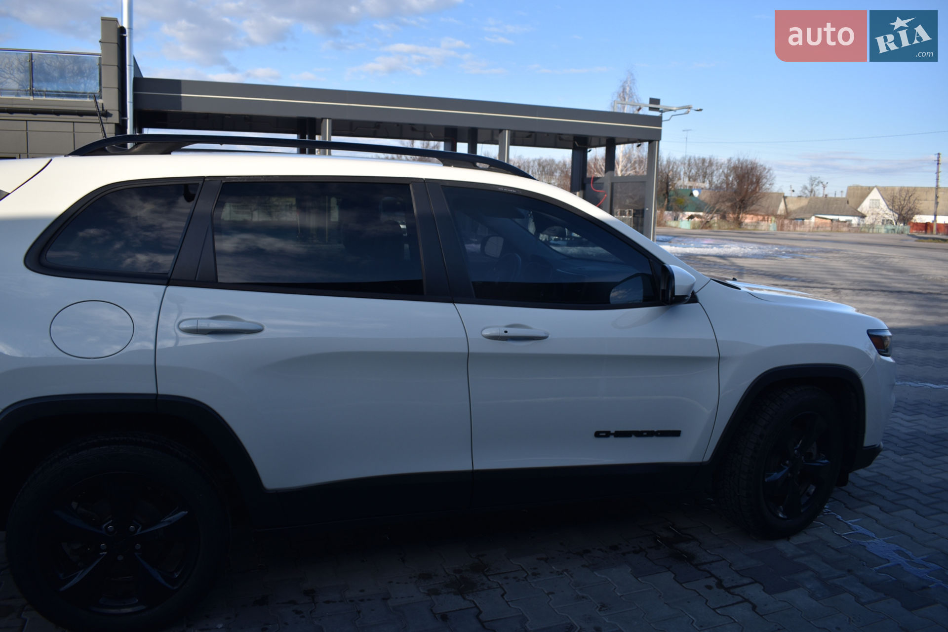 Jeep Cherokee 2019 VIN 1C4PJLLB8KD404055 фото оголошення 14 з 31