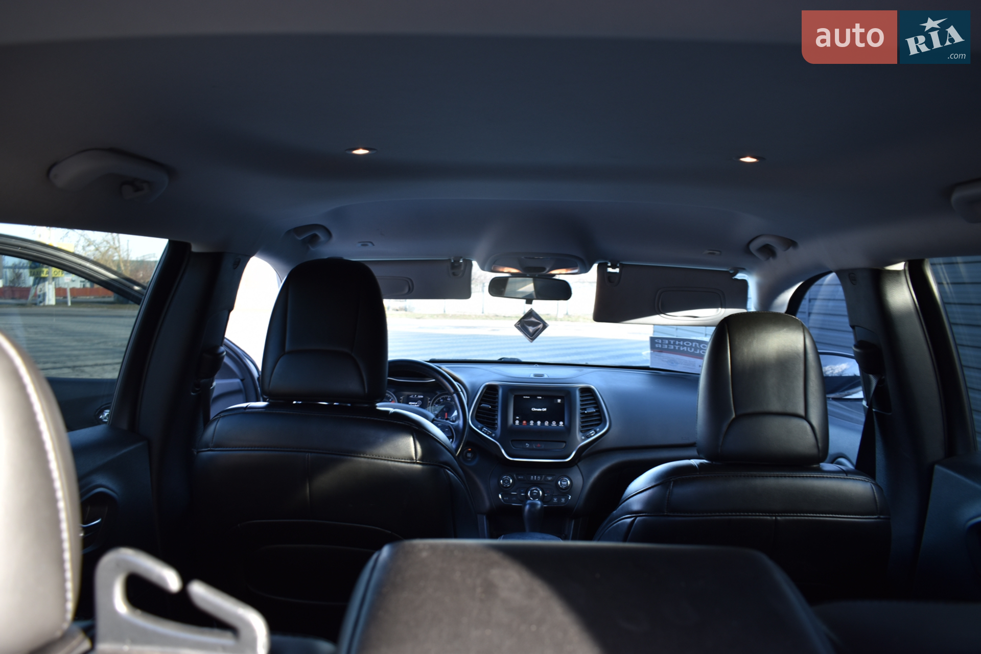 Jeep Cherokee 2019 VIN 1C4PJLLB8KD404055 фото оголошення 29 з 31