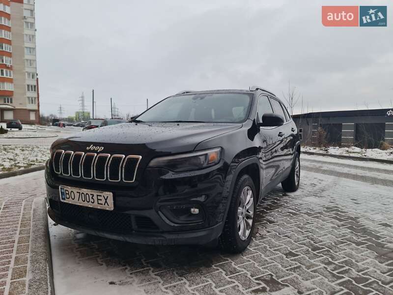 Внедорожник / Кроссовер Jeep Cherokee