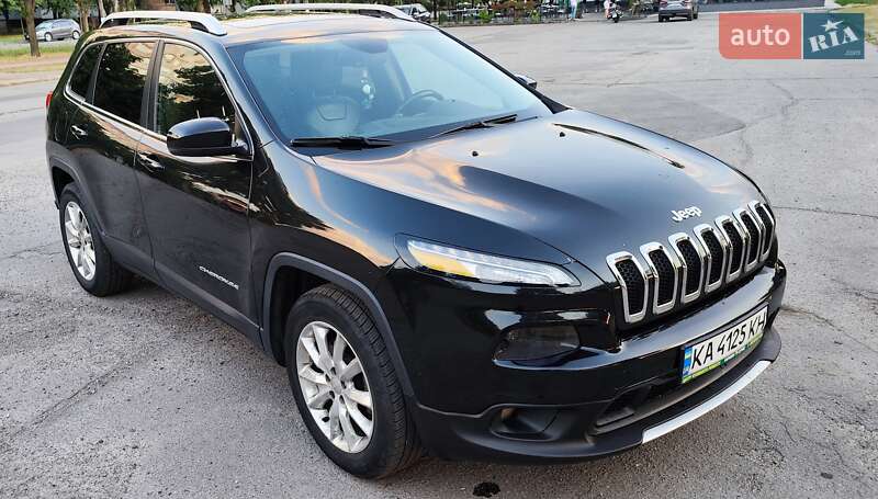Внедорожник / Кроссовер Jeep Cherokee