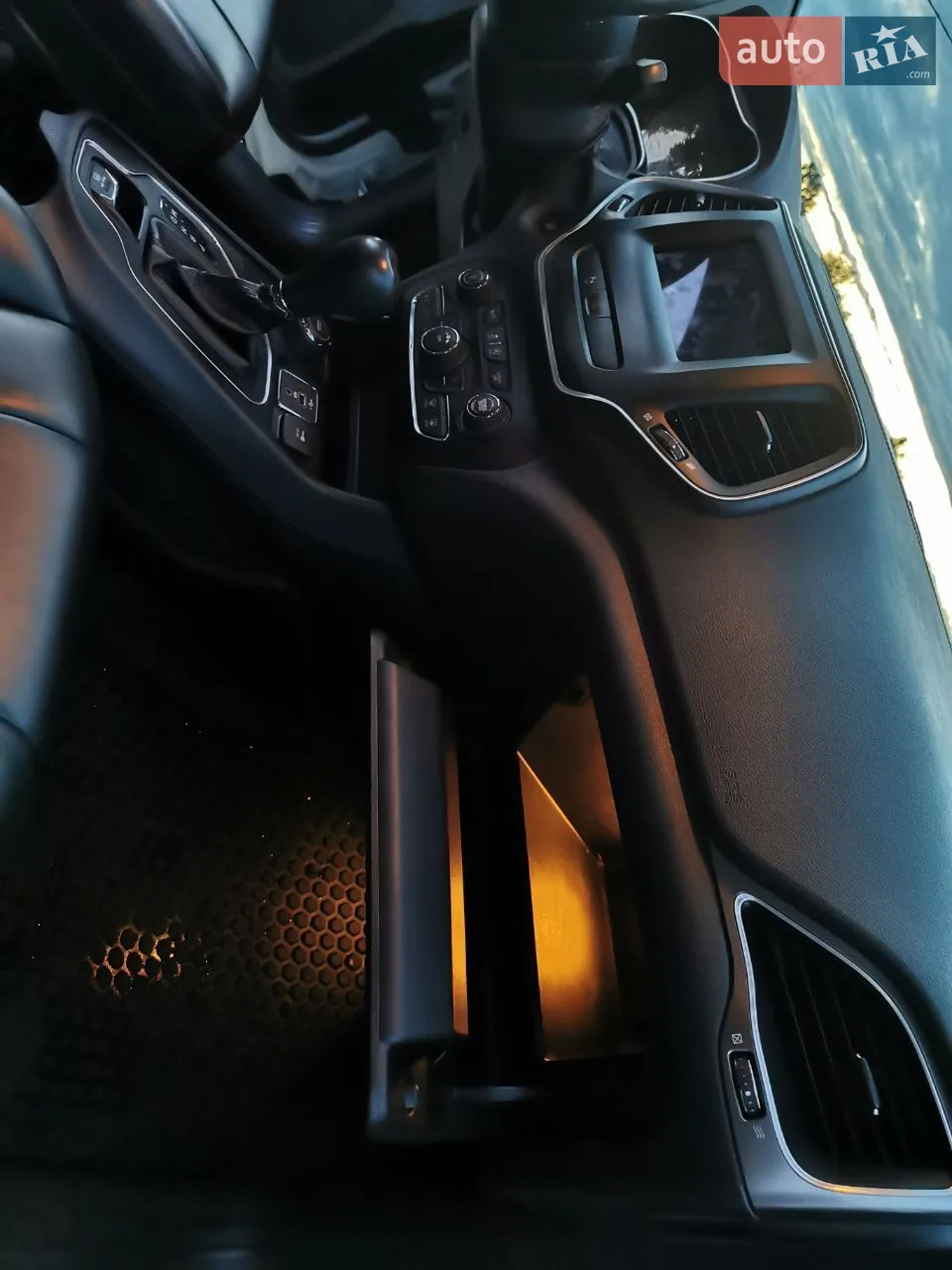 2019 Jeep Cherokee - мініатюра 4