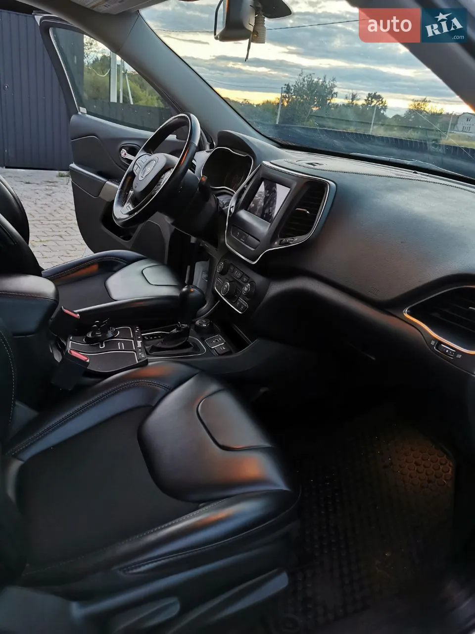 2019 Jeep Cherokee - мініатюра 3