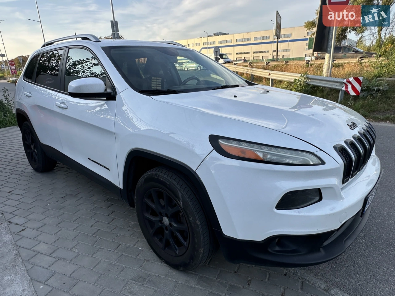 2017 Jeep Cherokee - мініатюра 2