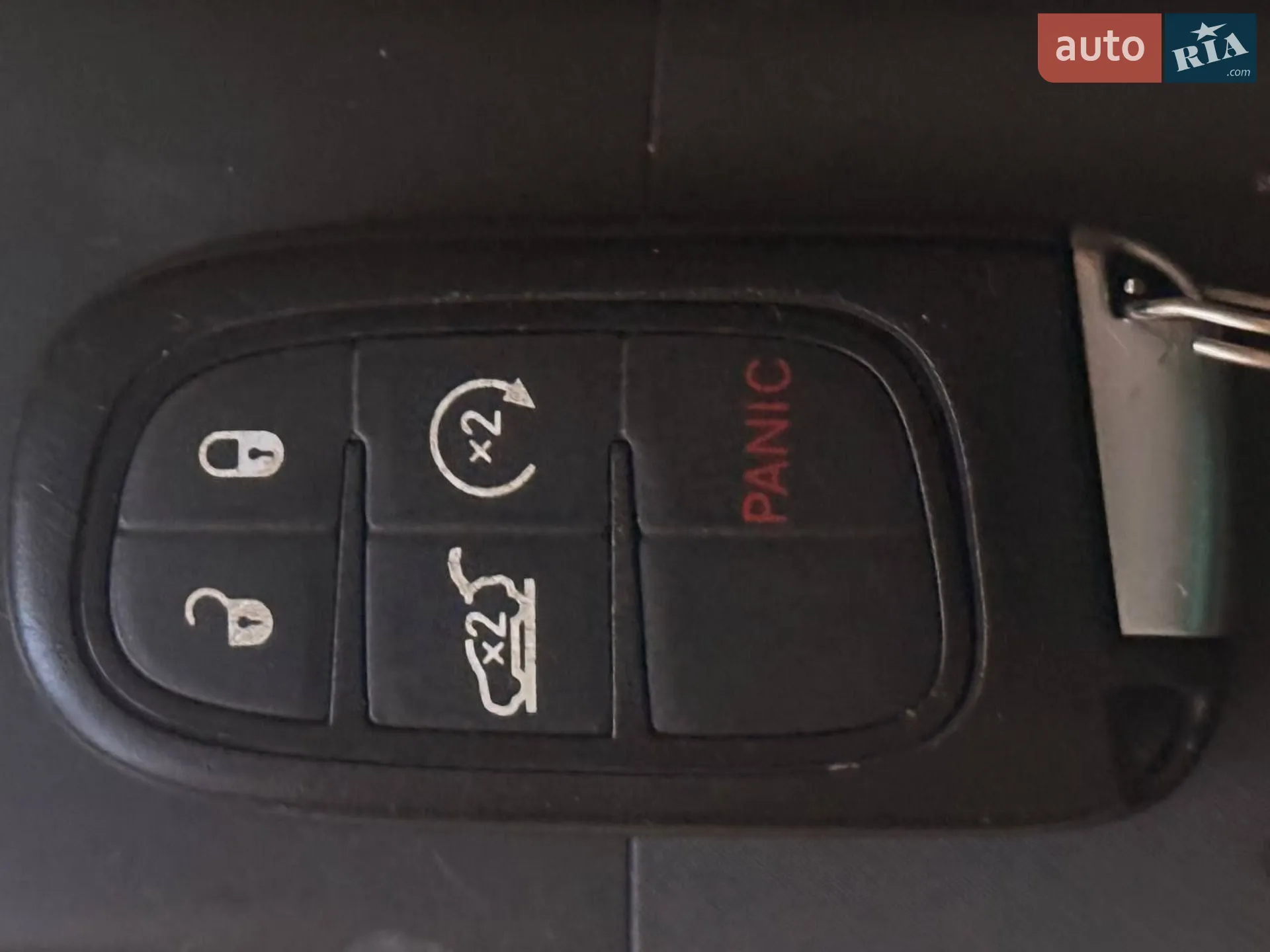 Jeep Cherokee 2019 VIN 1C4PJLLB1LD556051 фото оголошення 3 з 11