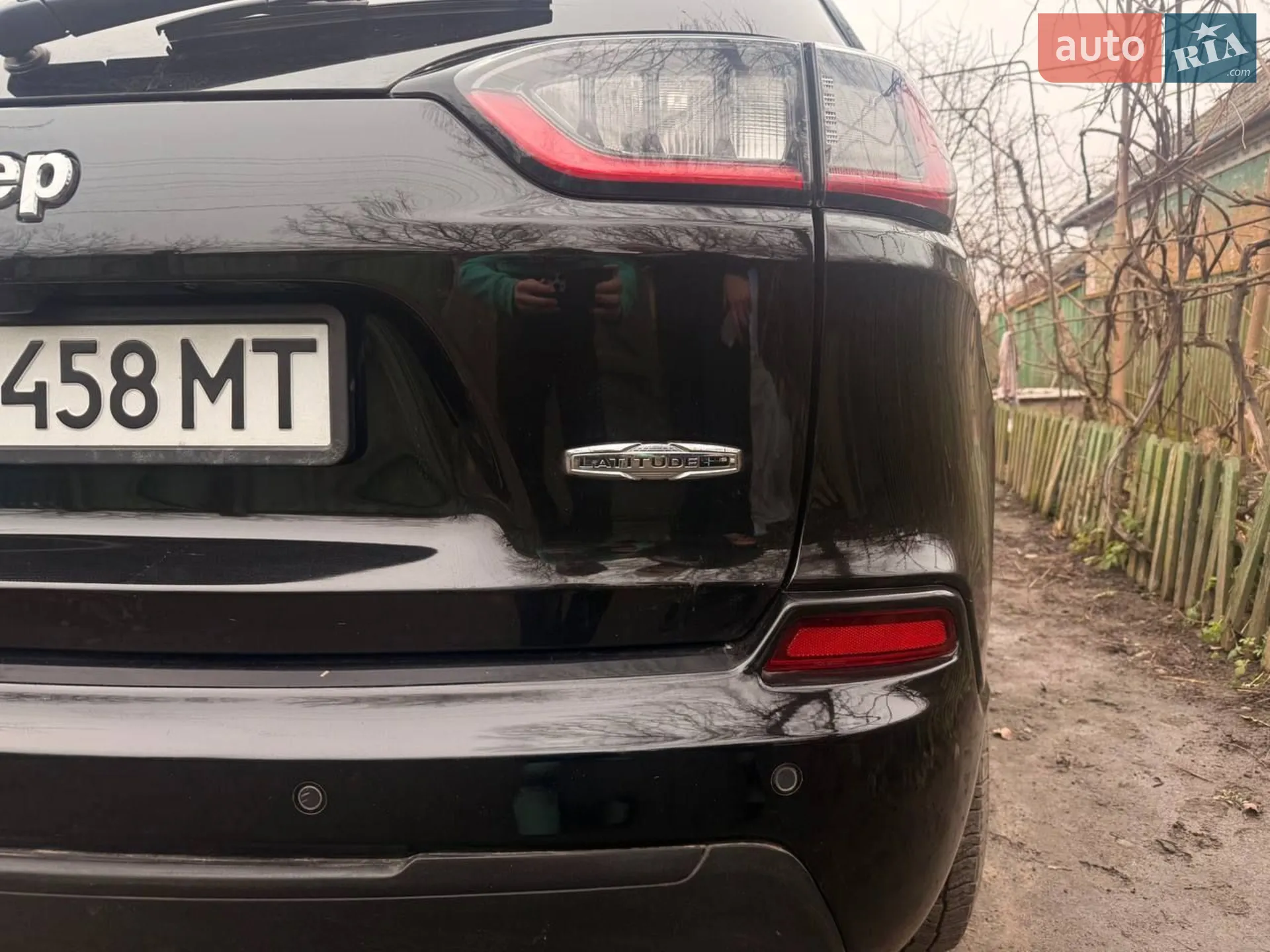 Jeep Cherokee 2019 VIN 1C4PJLLB1LD556051 фото оголошення 8 з 11