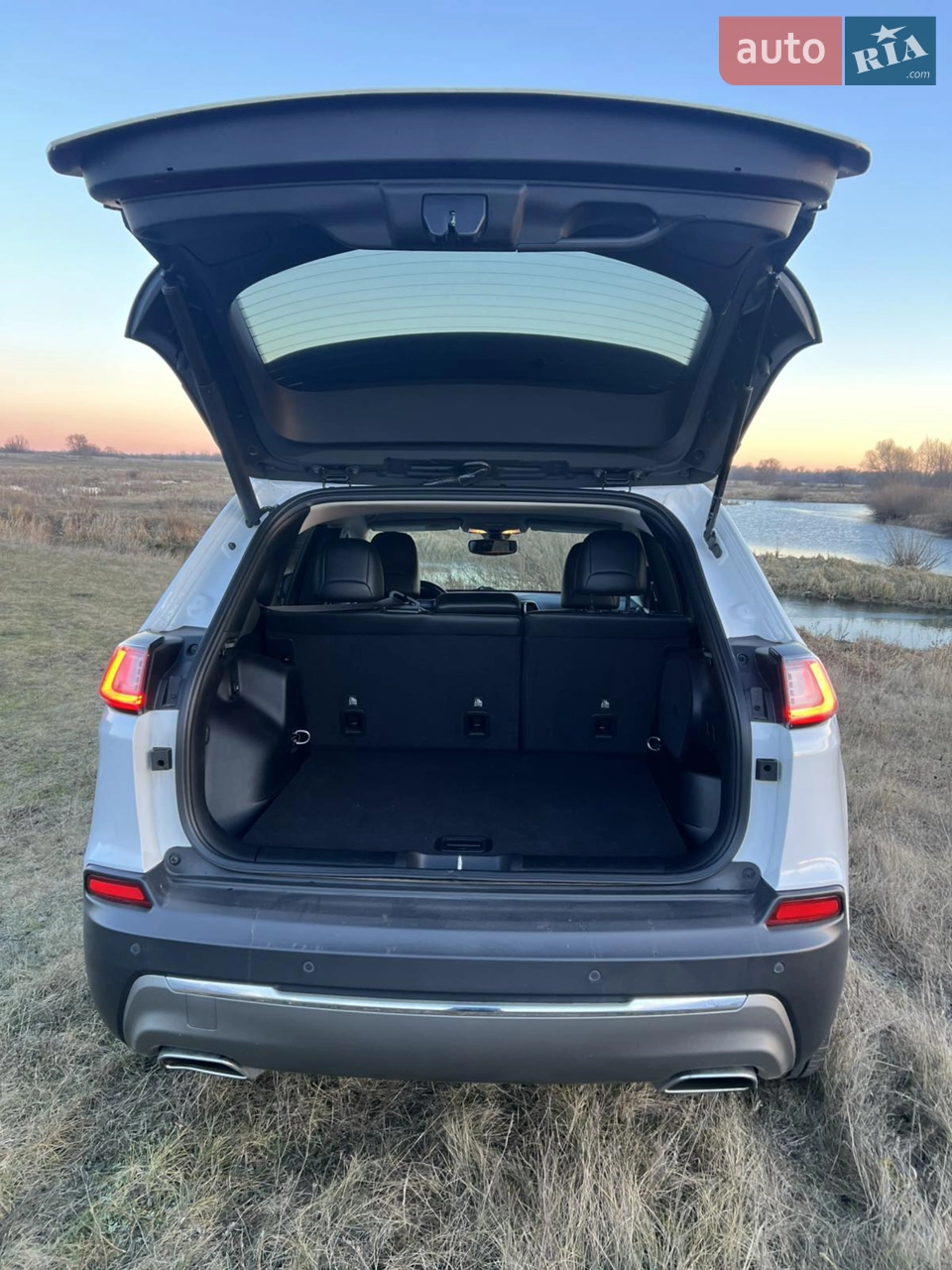2019 Jeep Cherokee - мініатюра 4