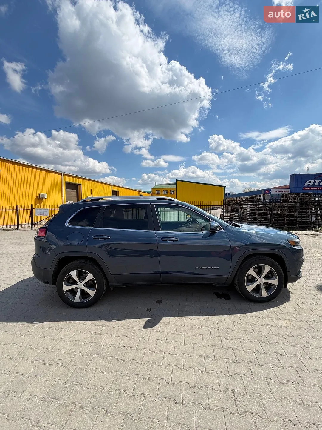 Jeep Cherokee 2019 VIN 1C4PJMDX5KD445436 фото оголошення 8 з 26