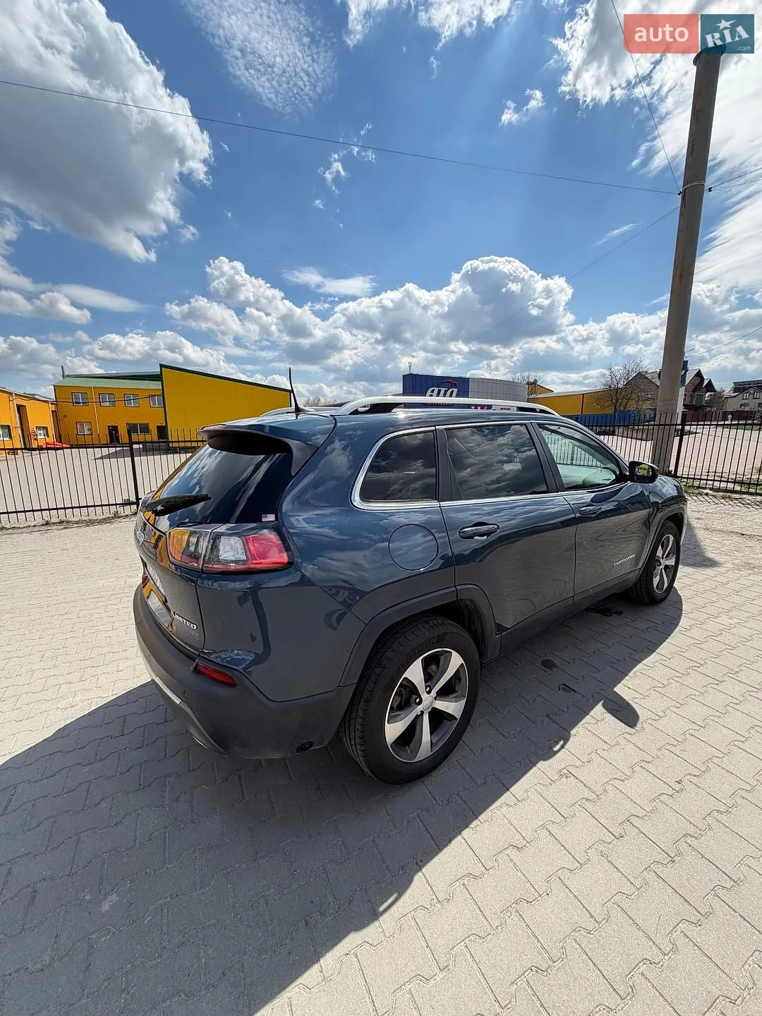 Jeep Cherokee 2019 VIN 1C4PJMDX5KD445436 фото оголошення 7 з 26
