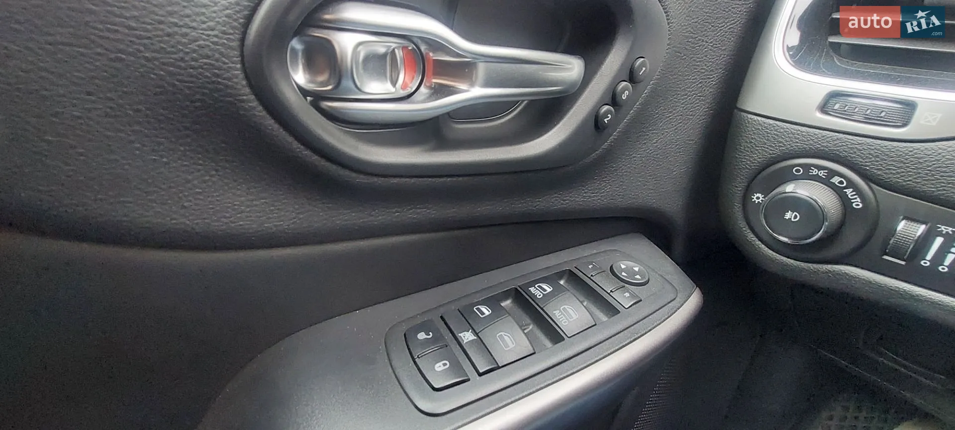 Jeep Cherokee 2019 VIN 1C4PJMDX5KD445436 фото оголошення 24 з 26