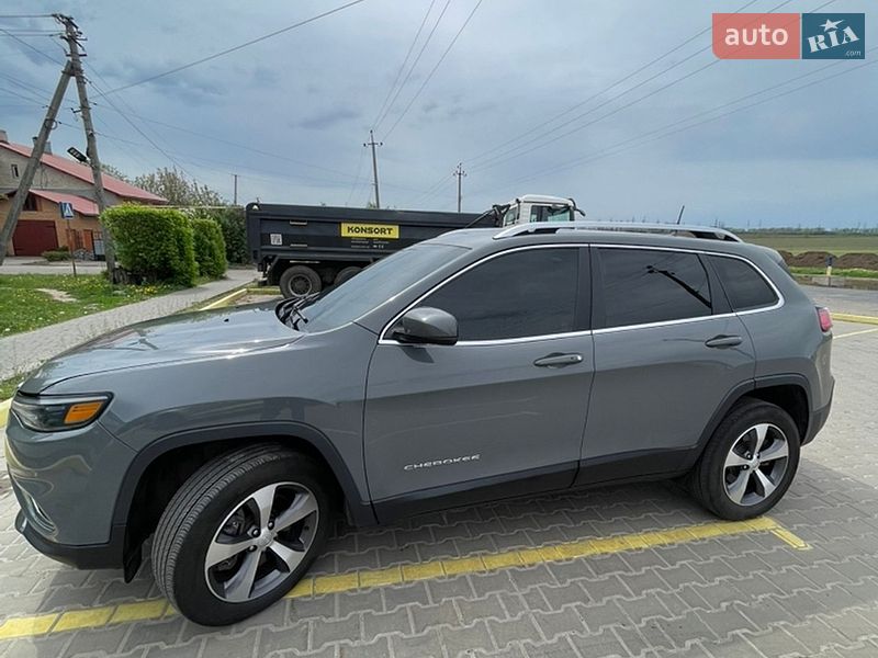 Внедорожник / Кроссовер Jeep Cherokee 2020 в Полтаве
