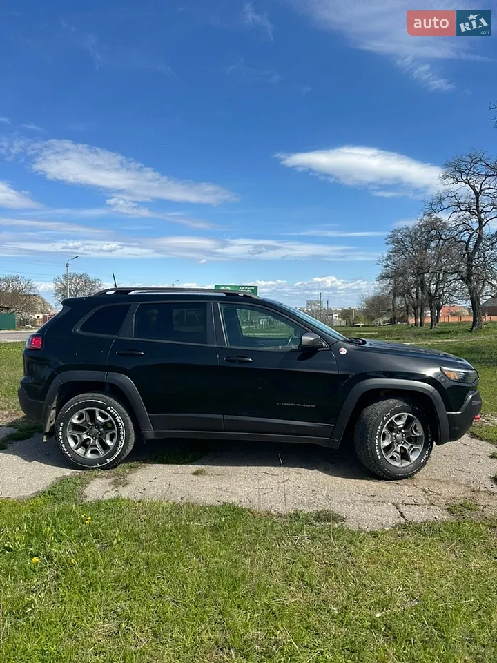 2019 Jeep Cherokee - мініатюра 4