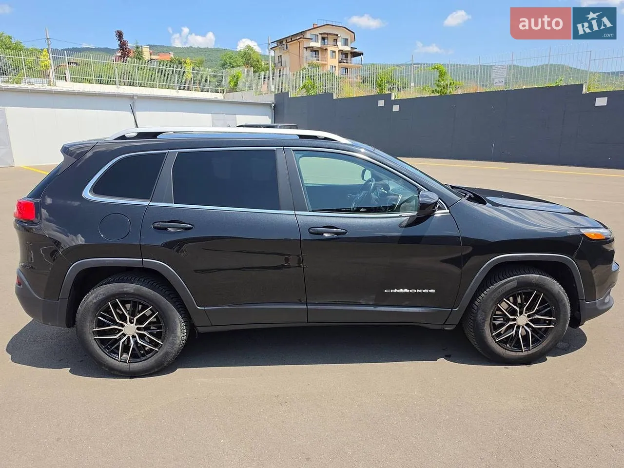 2016 Jeep Cherokee - мініатюра 3