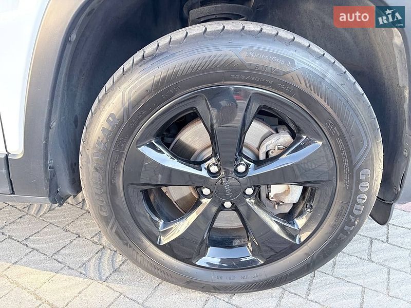 Внедорожник / Кроссовер Jeep Cherokee 2019 в Днепре фото 14 Внедорожник / Кроссовер Jeep Cherokee 2019 в Днепре