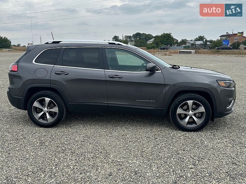 Внедорожник / Кроссовер Jeep Cherokee 2019 в Тернополе
