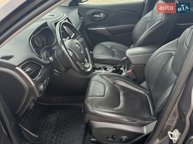 Внедорожник / Кроссовер Jeep Cherokee 2019 в Тернополе